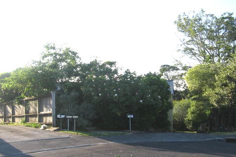 Photo of property in 21 Merton Avenue, Glenfield, Auckland, 0627