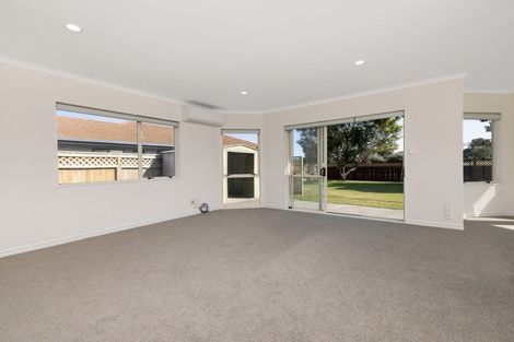 Photo of property in 142 Evans Road, Papamoa Beach, Papamoa, 3118