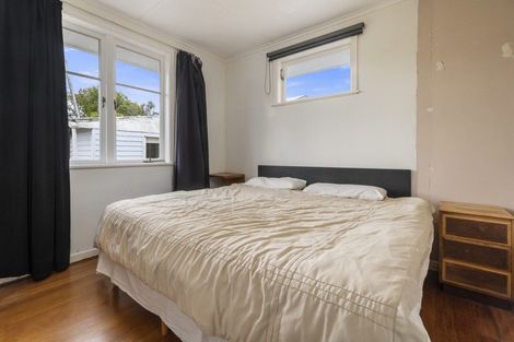 Photo of property in 50 Roberts Road, Te Atatu South, Auckland, 0610