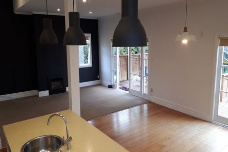 Photo of property in 15 Douglas Street, West End, Palmerston North, 4412