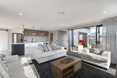 Photo of property in 10 Kanzan Grove, Maewa, 4702