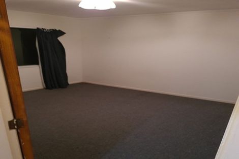 Photo of property in 25a Chetwode Grove, Newlands, Wellington, 6037