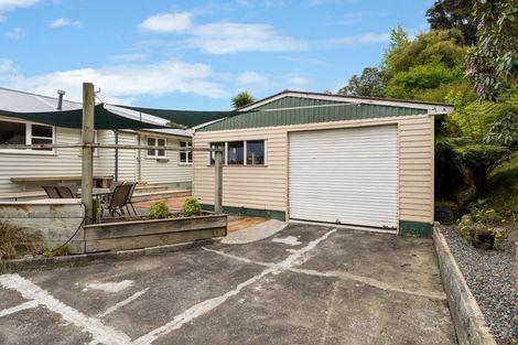 Photo of property in 14 Pinehaven Road, Pinehaven, Upper Hutt, 5019