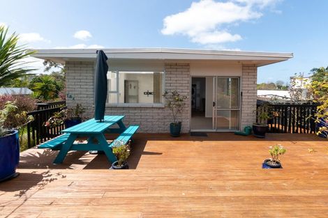 Photo of property in 1/18 Sealy Road, Torbay, Auckland, 0630
