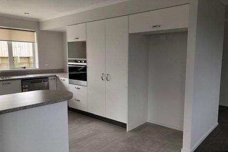 Photo of property in 50 Matija Place, Red Beach, 0932