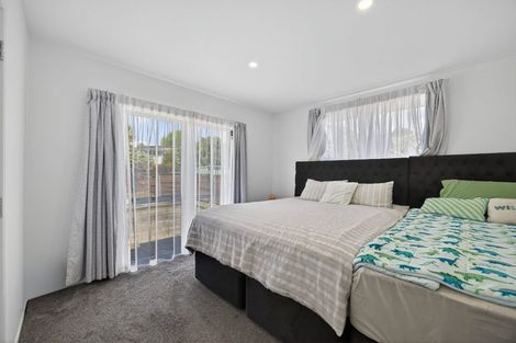 Photo of property in 2/47 Larne Avenue, Pakuranga Heights, Auckland, 2010