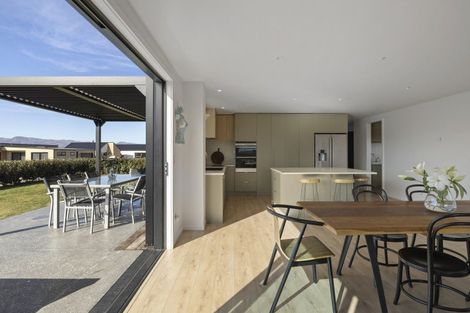 Photo of property in 21 Marjon Drive, Wanaka, 9305