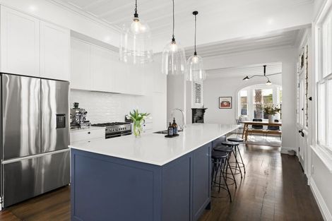 Photo of property in 15 Sealy Road, Bluff Hill, Napier, 4110