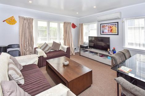 Photo of property in 1/52 Takanini Road, Takanini, 2112