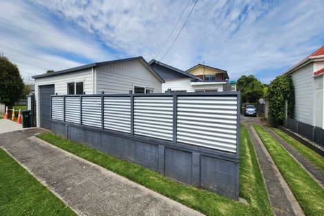 Photo of property in 10a Cutfield Road, New Plymouth, 4310