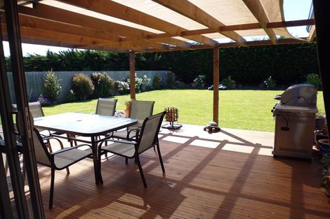 Photo of property in 43 Willowside Place, Amberley, 7410