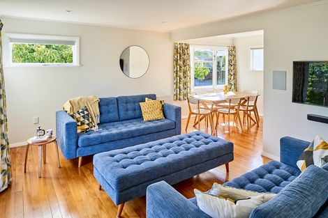 Photo of property in 2 Heather Grove, Fairfield, Lower Hutt, 5011