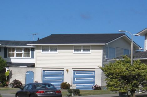 Photo of property in 26 Westview Grove, Miramar, Wellington, 6022