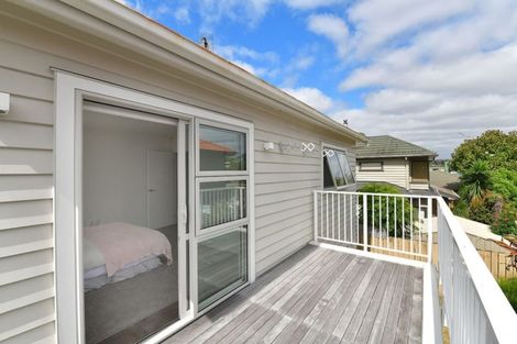 Photo of property in 53a Walton Street, Red Beach, 0932