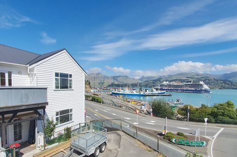 Photo of property in 2 Hawkhurst Road, Lyttelton, 8082
