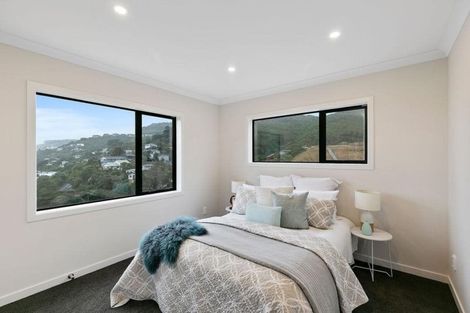 Photo of property in 6 Pihipihi Way, Crofton Downs, Wellington, 6035