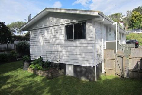 Photo of property in 169b Newlands Road, Newlands, Wellington, 6037