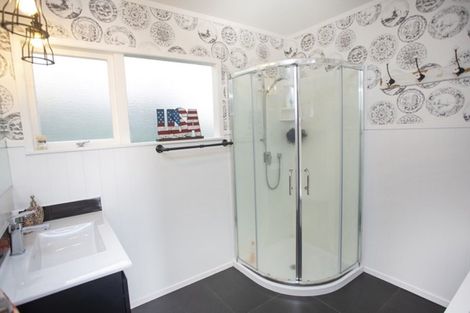 Photo of property in 124 Tirohanga Drive, Whangamata, 3620