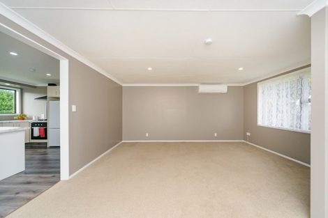 Photo of property in 8 Adams Place, Kelvin Grove, Palmerston North, 4414