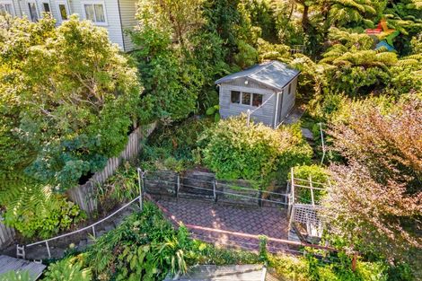 Photo of property in 32 Waitohu Road, York Bay, Lower Hutt, 5013