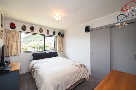 Photo of property in 15 Ashburn Lane, Awapuni, Palmerston North, 4412