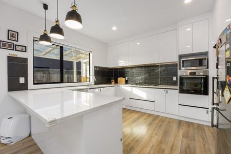 Photo of property in 33 Johns Creek Crescent, Silverdale, 0932