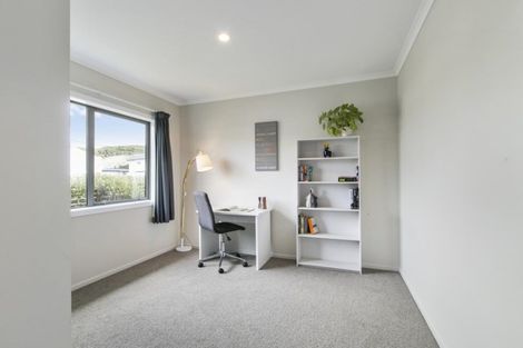 Photo of property in 14 Reubens Farm Lane, Taita, Lower Hutt, 5011