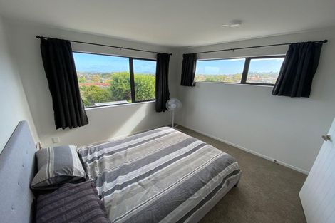 Photo of property in 7/60 Highland Drive, Highland Park, Auckland, 2010