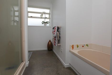 Photo of property in 43 Hastings Place, Hamilton Lake, Hamilton, 3204