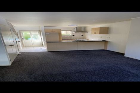 Photo of property in 2f/20 Ian Marwick Place, Birkenhead, Auckland, 0626
