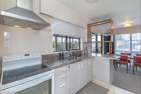 Photo of property in 104 Ryder Crescent, Levin, 5510