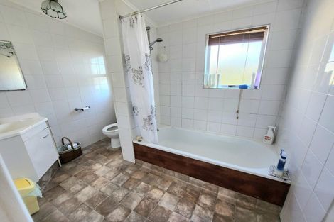 Photo of property in 72 Perth Street, South Hill, Oamaru, 9400