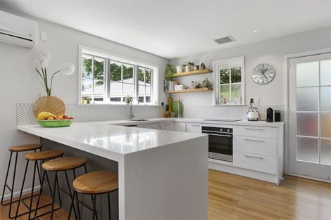 Photo of property in 35 Grahams Road, Ilam, Christchurch, 8041