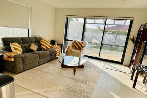 Photo of property in 54 Waituarua Drive, Takanini, 2112