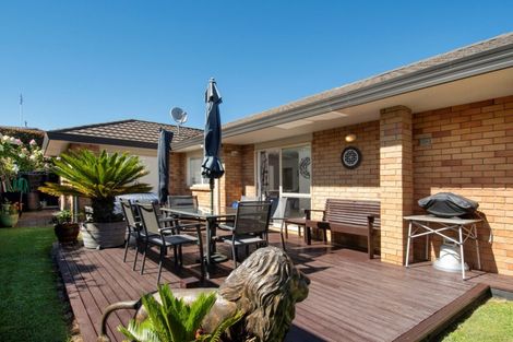 Photo of property in 1 Tautara Place, Ohauiti, Tauranga, 3112