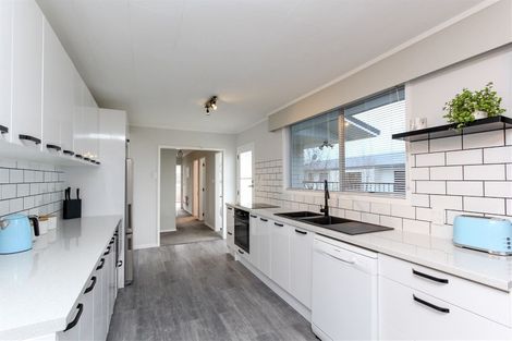 Photo of property in 3 Erica Place, Bell Block, New Plymouth, 4312