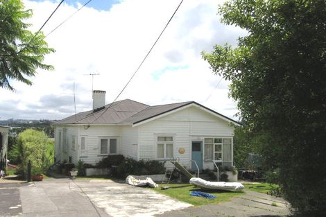 Photo of property in 47 Glen Road, Stanley Point, Auckland, 0624