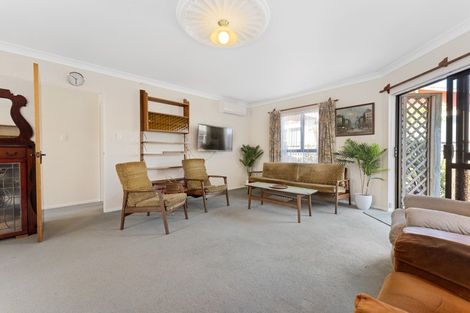 Photo of property in 14 Sackville Street, Fitzroy, New Plymouth, 4312