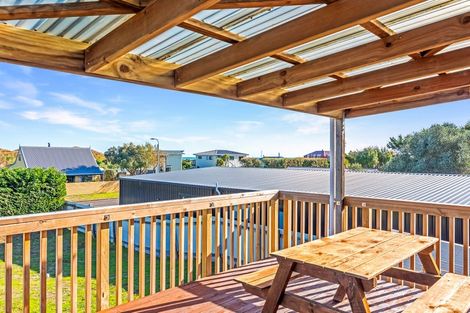 Photo of property in 3 James Street, Waikawa Beach, Manakau, 5573