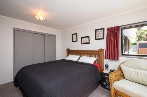 Photo of property in 15 Ashburn Lane, Awapuni, Palmerston North, 4412