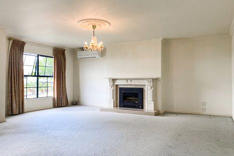 Photo of property in 20 Whiting Grove, West Harbour, Auckland, 0618