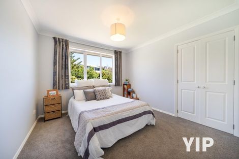 Photo of property in 9 Paparangi Crescent, Paparangi, Wellington, 6037