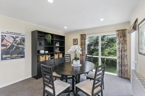 Photo of property in 6 John Witton Drive, Crofton Downs, Wellington, 6035