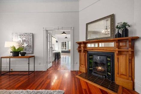 Photo of property in 58 Hinemoa Street, Birkenhead, Auckland, 0626