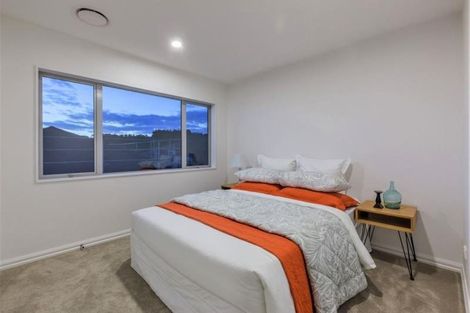 Photo of property in 10 Ian Gordon Lane, Orewa, 0931