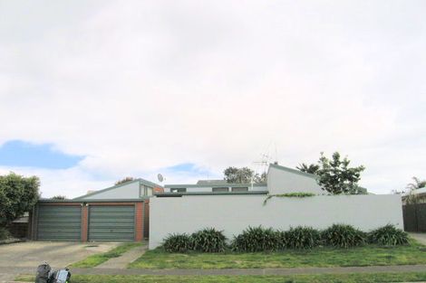 Photo of property in 1 Douglas Place, Papamoa Beach, Papamoa, 3118