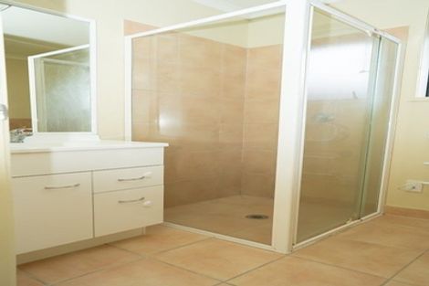 Photo of property in 22 Greig Place, Pukekohe, 2120