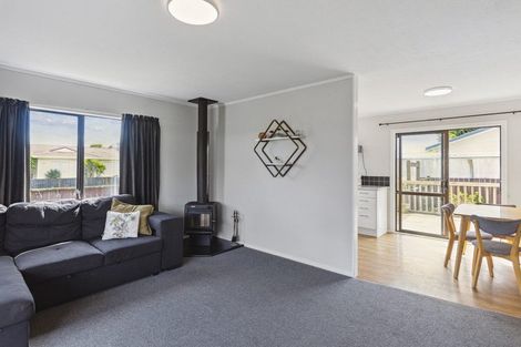 Photo of property in 5 Palmer Court, Paraparaumu, 5032