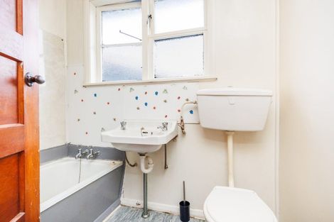 Photo of property in 6 Lambert Street, Marton, 4710