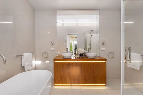 Photo of property in 9 Burrows Place, Ilam, Christchurch, 8041